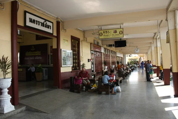 Nakhon Ratchasima Railway Station February12 Passengers Traveling Train Both Arriving — Stockfoto