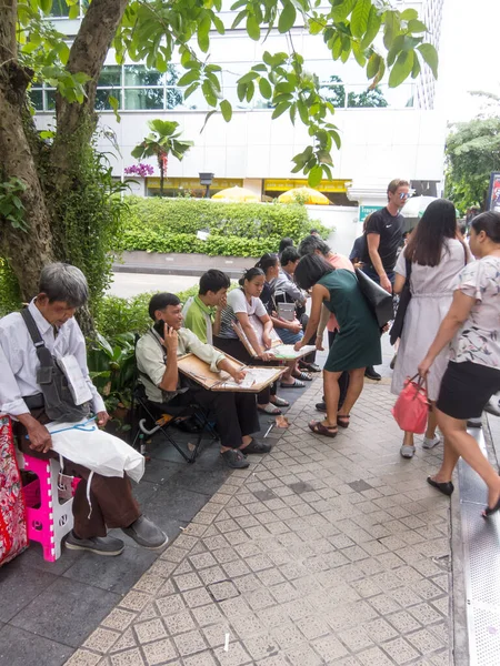 Silom Bangkok Thailand Αυγουστοσ 2018 Πρωί Άνθρωποι Περπατούν Στη Δουλειά — Φωτογραφία Αρχείου