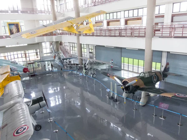 2018年8月18日タイ王国王立空軍博物館2018年8月18日 建物内で学習のための飛行機をご覧ください 2018年8月18日タイ — ストック写真