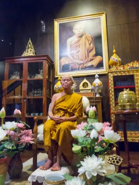 WAT BAN RAI NAKHON RATCHASIMA, THAILAND-29 Eylül 2018: (Luang Por Koon) Nakhon Ratchasima 'da yer almaktadır. Ulusun inancı. Kitlelere ve politikacılara erişim. Öğretmenin kolay yolu..