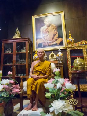 WAT BAN RAI NAKHON RATCHASIMA, THAILAND-29 Eylül 2018: (Luang Por Koon) Nakhon Ratchasima 'da yer almaktadır. Ulusun inancı. Kitlelere ve politikacılara erişim. Öğretmenin kolay yolu..