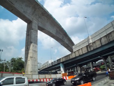 BANGKOK THAILAND-14 Kasım 2018 Ladprao metro inşaatı. Ladprao kavşağında. BANGKOK THAILAND-14 Kasım 2018.