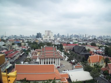 Wat Saket Ratcha Wora Maha Wihan BANGKOK THAILAND-28 Kasım 2018Rama 'nın torunu III. Rama (17871851) Wat Saket phu khao (Altın Dağ) içinde devasa boyutlarda bir çeyiz inşa etmeye karar verdi.)