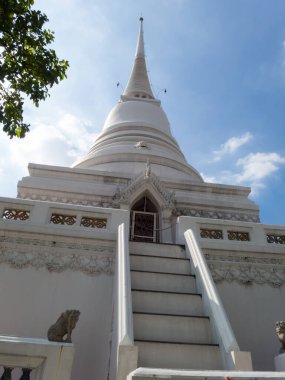 Wat Pathum wanaram Ratchaworawihan tapınağı BANGKOK THAILAND-23 NOVEMBER 2018 Pagoda 'nın da bulunduğu yerdir. Bodhisattva kutsanmıştır. Majesteleri ve kraliyet ailesi birçok Mahidol 'a.