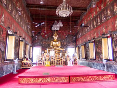 Wat Saket Ratcha Wora Maha Wihan BANGKOK THAILAND-28 NOVEMBER 2018: Rama I 'nin torunu III. Rama (17871851) Wat Saket phu khao (Altın Dağ) içinde devasa boyutlarda bir çeyiz inşa etmeye karar verdi.)