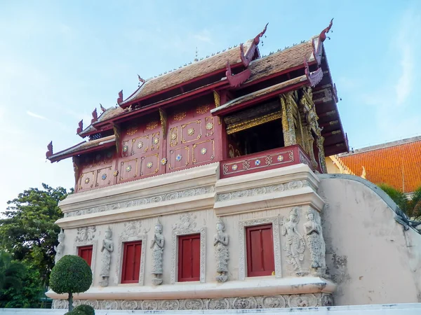 Wat Chedi Luang 치앙마이의 역사적 중심지에 사원이다 — 스톡 사진