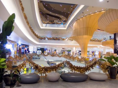 ICONSIAM BANGKOK THAILAND-17 ARALIK 2018 IconSiam mağazası ve Magnolias Waterfront Konutları. BANGKOK THAILAND 17 ARALIK 2018.