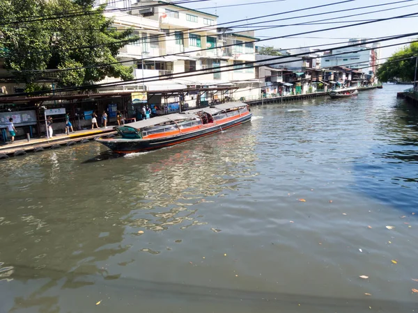 Mahanak Canal Bangkok Thailand Dicembre 2018La Barca Passeggeri Naviga Nel — Foto Stock