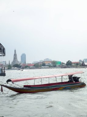 Chao Phraya Nehri BANGKOK THAILAND-31 ARALIK 2018 Ship Chao Phraya Nehri 'ne açılacak. BANGKOK THAILAND-31 ARALIK 2018.