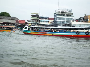 Chao Phraya Nehri BANGKOK THAILAND-31 ARALIK 2018 Ship Chao Phraya Nehri 'ne açılacak. BANGKOK THAILAND-31 ARALIK 2018.