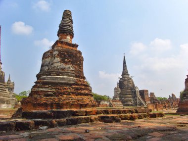 Wat Phra Sri Sancak Tapınağı, Tayland 'ın eski başkenti Ayutthaya' daki Büyük Saray 'ın en kutsal tapınağıdır..