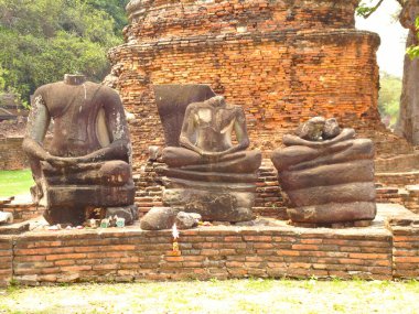 Wat Phra Sri Sancak Tapınağı, Tayland 'ın eski başkenti Ayutthaya' daki Büyük Saray 'ın en kutsal tapınağıdır..