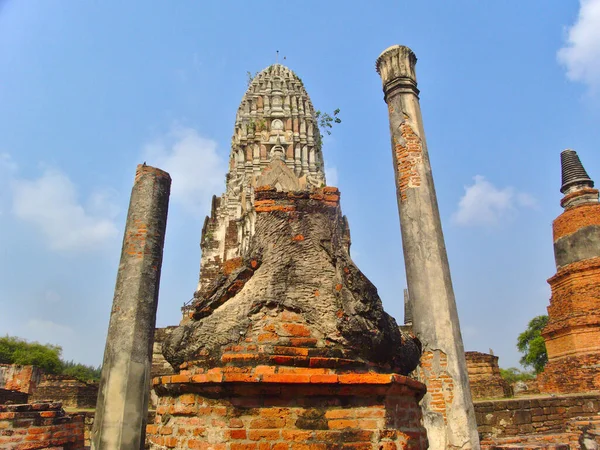 Wat Ratchaburana Phra Nakhon Ayutthaya Historical Park 사원이다 신전의 첨탑은 — 스톡 사진