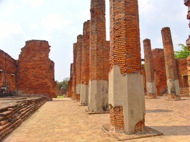 Wat Phra Sri Sancak Tapınağı, Tayland 'ın eski başkenti Ayutthaya' daki Büyük Saray 'ın en kutsal tapınağıdır..