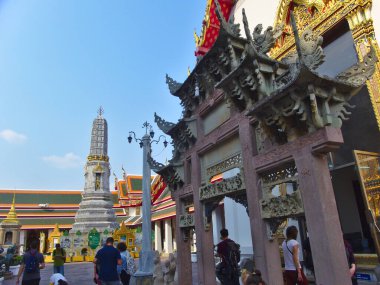 Wat Phra Chetuphon Vimolmangkalaram Tapınağı veya (Wat Pho) BANGKOK THAILAND-15 Şubat 2019Birçok turist seyahat ediyor. Çoğu turist olmak üzere birçok milletten insanlar var..