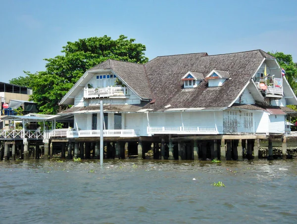 Bangkok Thaïlande Avril 2019Bâtiments Anciens Long Rivière Chao Phraya Nombreux — Photo