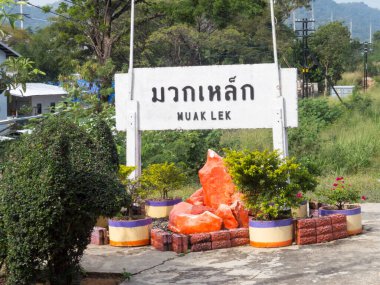 Muak Lek Tren İstasyonu Saraburi THAILAND-07 ARALIK 2018.