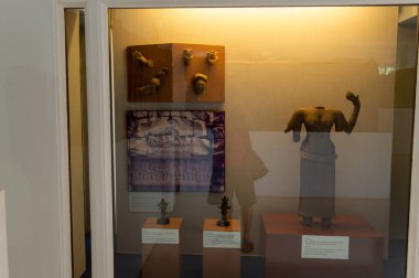 PHIMAI ULUSAL MÜZİK NAKHON RATCHASIMA THAILAND-19 Kasım 2019Phimai Ulusal Müzesi, Mun-Chi Nehir Havzası 'ndaki eserlerin kanıtlarını toplayarak arkeoloji hakkında bilgi toplayan bir derlemedir.. 