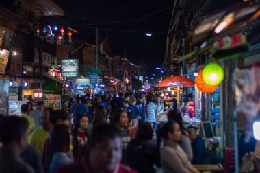 LOEI CHIANG KHAN THAILAND-05 Aralık 2019 Chiang Khan Walking Caddesi, Mekong Riverchiang Khan boyunca çeşitli ürün ve restoranlar sunmaktadır..