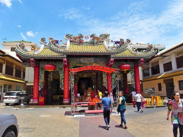 曼谷观音台基金会 Bangkok Thailand July 2019Guan Yin Shrine Yaowarat Road该基金会拥有观音唐代艺术形式的神龛约900年 — 图库照片