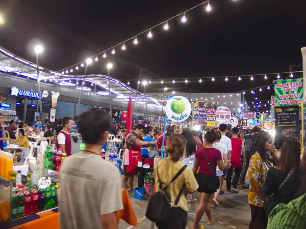 Nakhon Ratchasima Thailand Agosto 2019Salvar Uma Noite Bazar Vendendo Alimentos — Fotografia de Stock