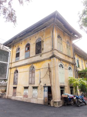 Wat Samphanthawong Wat Samphanthawong Samphanthawong BANGKTHAILAND-07 Eylül 2018 Eski terk edilmiş bina tarzı burada Tum Prasit Prasat olarak adlandırılır. 1926 'dan beri var..
