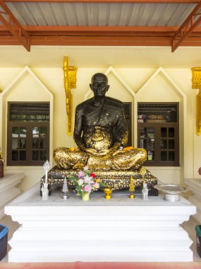 WAT BAN RAI NAKHON RATCHASITHAILAND-29 Eylül 2018 (Luang Por Koon) Nakhon Ratchasima 'da yer almaktadır. Ulusun inancı. Kitlelere ve politikacılara erişim. Öğretmenin kolay yolu..