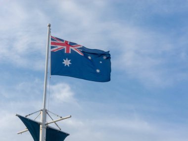 Avustralya bayrağı mavi gökyüzünde