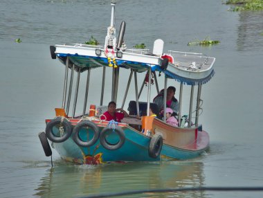 AYTTHAYA THAILAND-01 Mart 2019Boat Ayutta nehirde. AYUTTHAYA THAILAND-01 Mart 2019