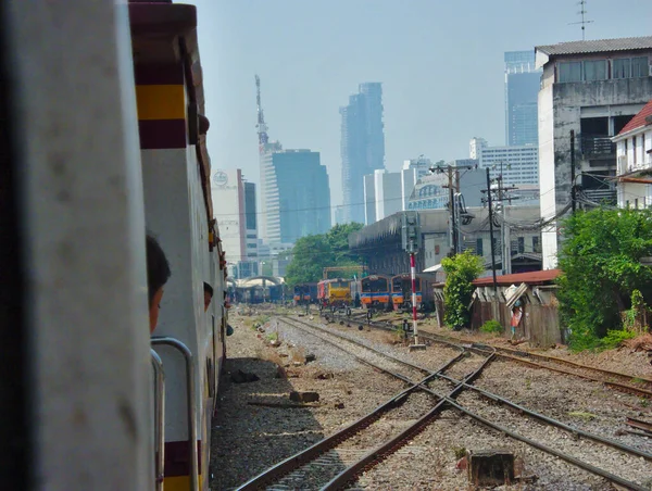 Bangkok Tajlandia Kwiecień 2019Pociąg Zmierza Hua Lamphong Station Która Jest — Zdjęcie stockowe