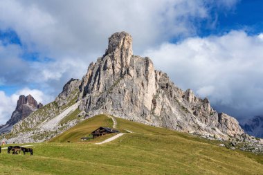 İtalya Dolomites moutnain - Passo di Giau South Tyrol içinde