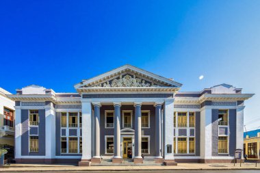 Cienfuegos, Küba'daki Jose Marti Parkı'nda sömürge mimarisi