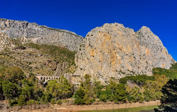 Garganta del Chorro a lo largo del famoso sendero Caminito del Rey en Andalucía, España — Foto de Stock