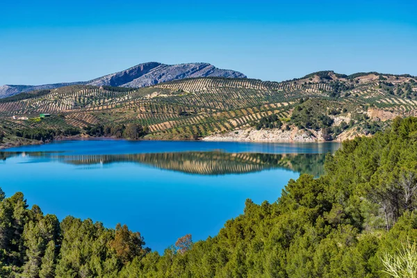 エンバルス・デル・グアダルーチェ湖,アルダレス貯水池,マラガ,アンダルシア,スペイン — ストック写真