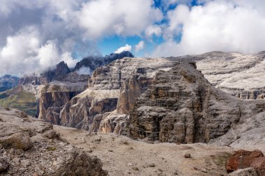 Sass Pordoi Dolomites, Sella grubunda, İtalya rahatladı