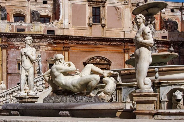 Fontanna wstydu na barokowym Piazza Pretoria, Palermo, Sycylia, Włochy — Zdjęcie stockowe