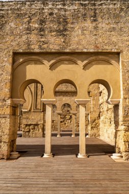 İspanya 'nın Endülüs kenti Cordoba yakınlarındaki Medina Azahara Sarayı