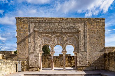 İspanya 'nın Endülüs kenti Cordoba yakınlarındaki Medina Azahara Sarayı