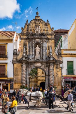 Cordoba, İspanya - 02 Kasım 2019: Saint Paul Kilisesi 'nde düğün