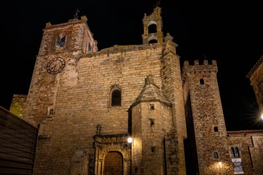Aziz Matthew Kilisesi, Iglesia de San Mateo, Caceres, İspanya, gece