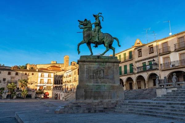 Estatua ecuestre del conquistador Francisco Pizarro en Trujillo, España — Foto de Stock
