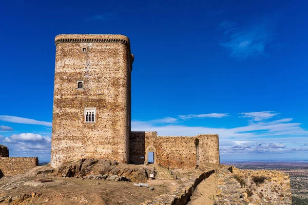 Ancien château médiéval à Feria. Estrémadure. Espagne . — Photo