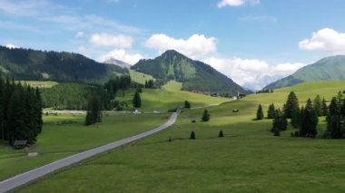 Tirol Avusturya, Avrupa 'da Imst yakınlarında küçük bir köy.