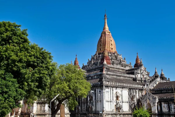 Templo Budista de Ananda construído pelo rei Kyansittha em 1105. Bagan, Myanmar, Myanmar — Fotografia de Stock