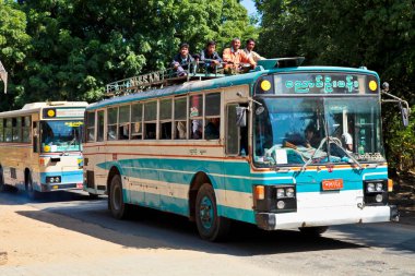 Bagan, Myanmar - 16 Kasım 2019: Aung San Suu Kyi için gösteri yapan Birmanya halkı