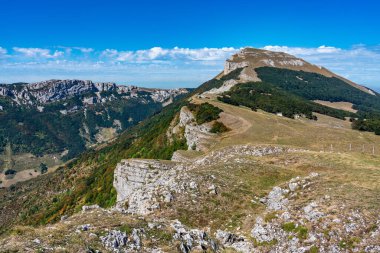 Col de Bataille, Ombleze, France. View on the plateau of Tete de la Dame.