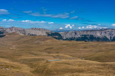 Col de Bataille, Ombleze, France. View on the plateau of Tete de la Dame.