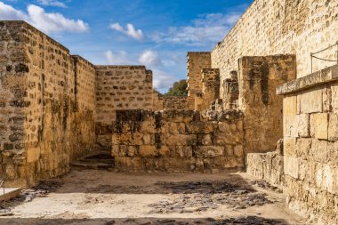 İspanya 'nın Endülüs kenti Cordoba yakınlarındaki Medina Azahara Sarayı