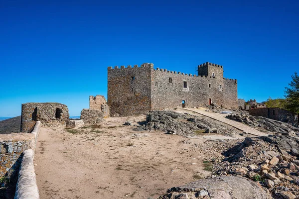 Starobylý hrad Montanchez poblíž Caceres, Extremadura, Španělsko — Stock fotografie