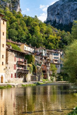 Pont en Royans, Fransa 'nın güneydoğusundaki Isere Vadisi yakınlarındaki Vercors milli parkında büyüleyici bir ortaçağ köyü.